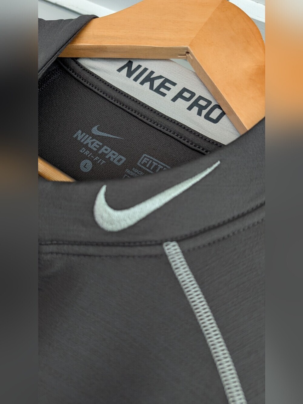 Nike Pro Dry Fit Men Sz L.  Gray Quarter-Zip Long Sleeve Top